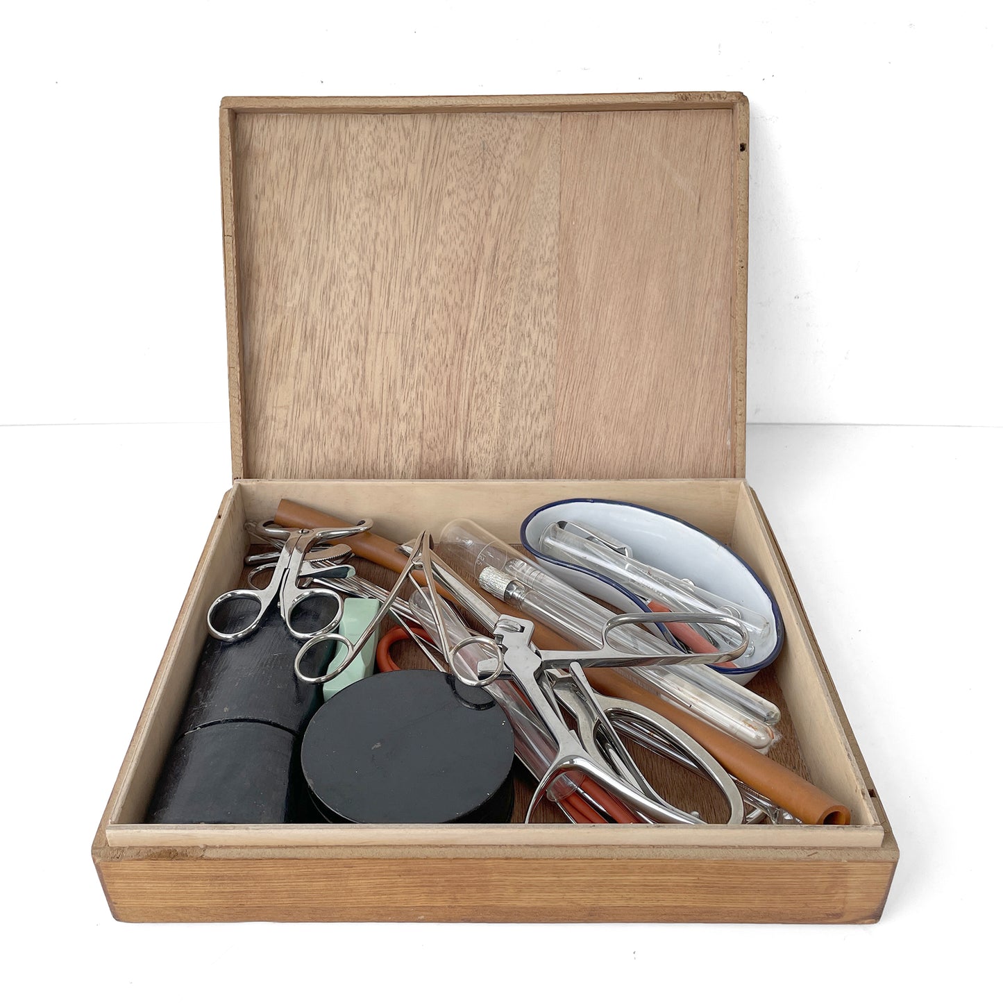 Collection Vintage Medical Equipment
