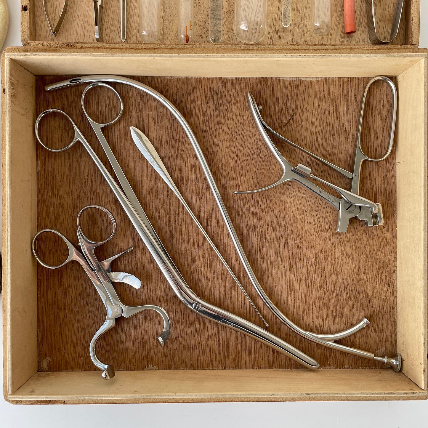 Collection Vintage Medical Equipment