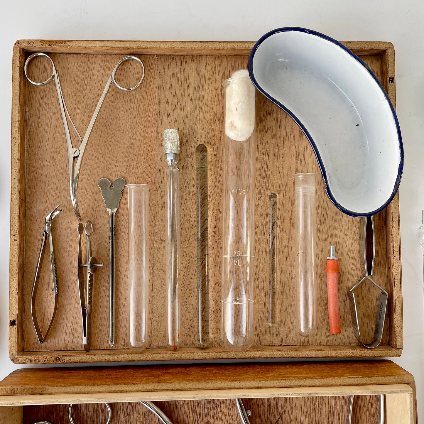 Collection Vintage Medical Equipment